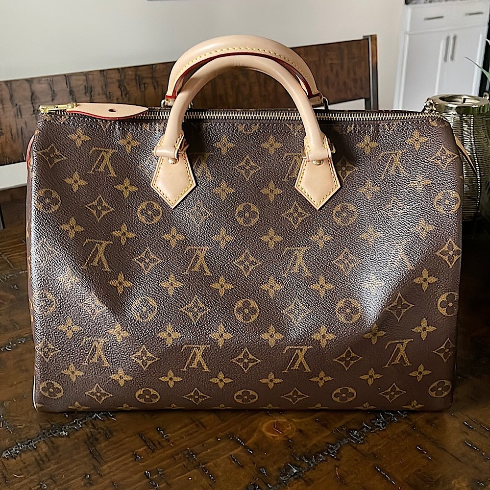 Louis Vuitton Speedy 35